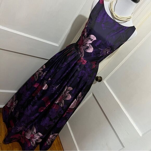 ⬇️REDUCED!! ADRIANNA PAPELL | Purple Floral Gown Women's Size 12 - Picture 10 of 16